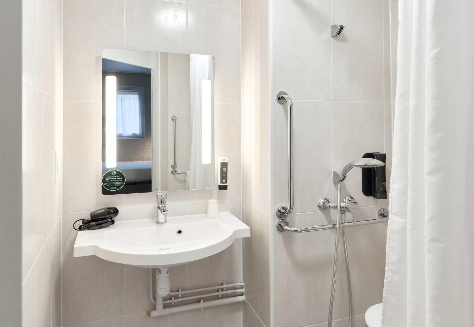 B&B Hotel Noisy-Le-Grand Esterno foto