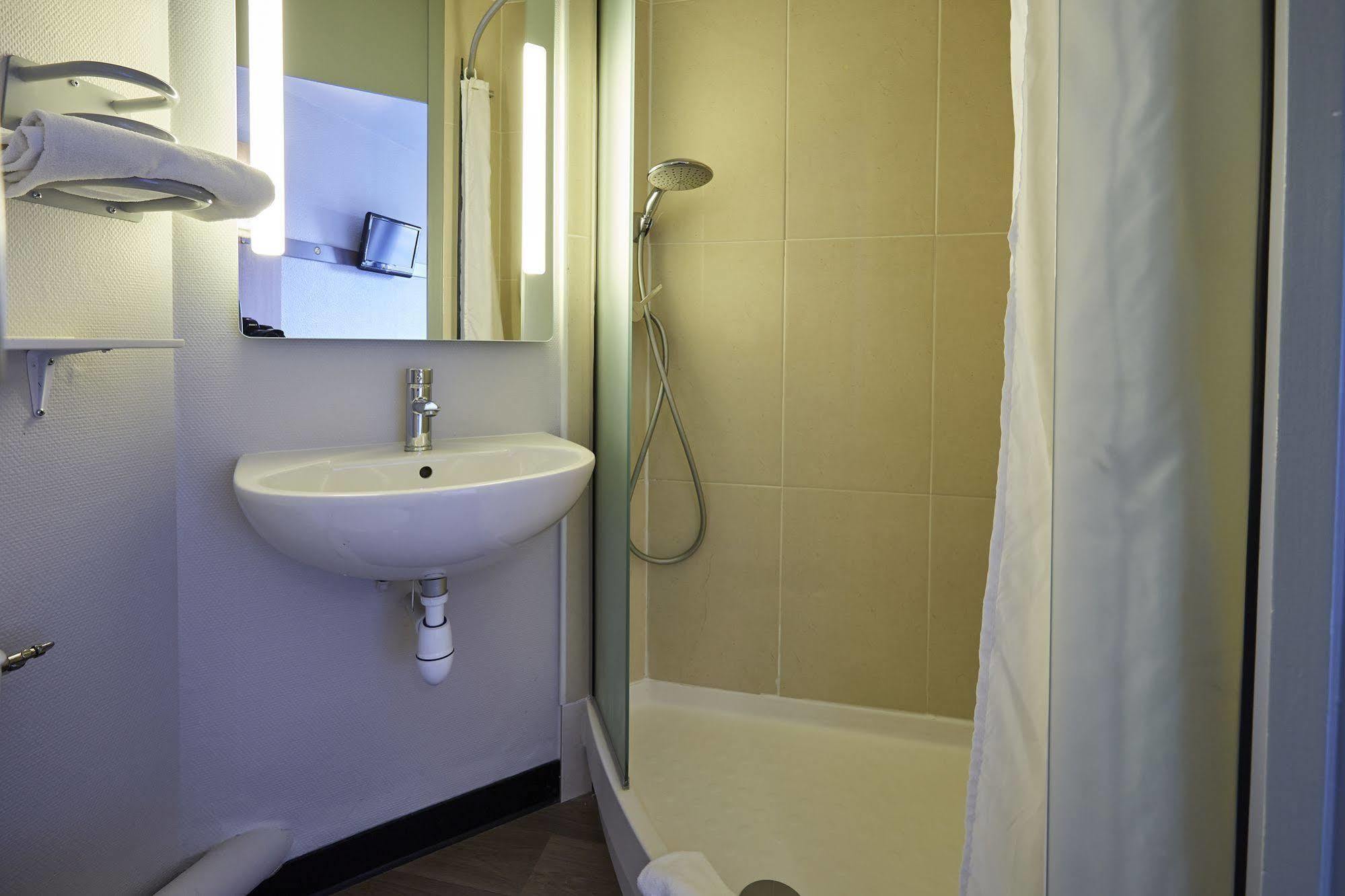 B&B Hotel Noisy-Le-Grand Esterno foto